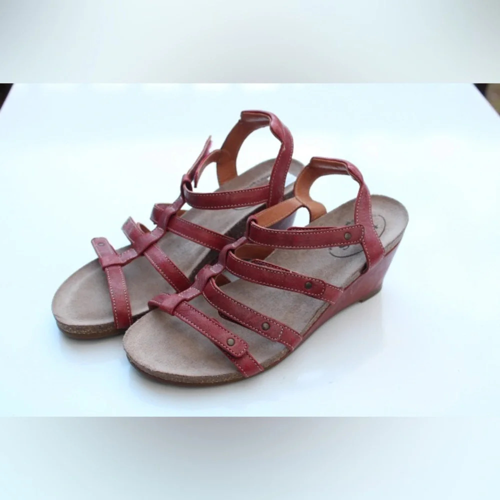 Taos wedge sandals